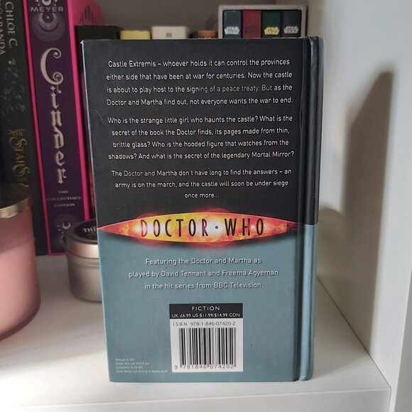 Doctor Who Martha in the Mirror by Justin Richards - Picture 2 of 3